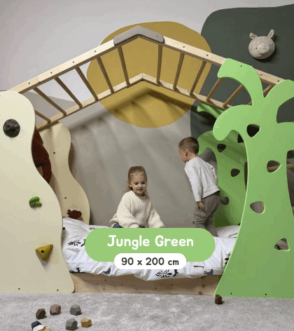 Montessori peuter klimbed