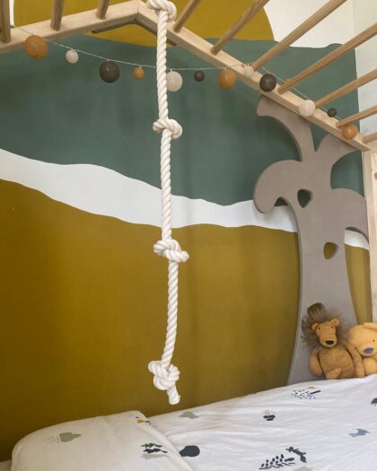 Klimtouw voor kind in bedhuis