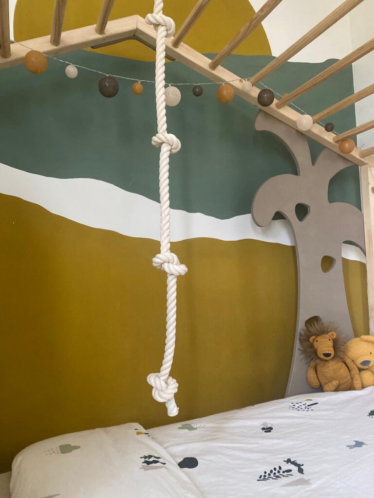 Klimtouw voor kind in bedhuis