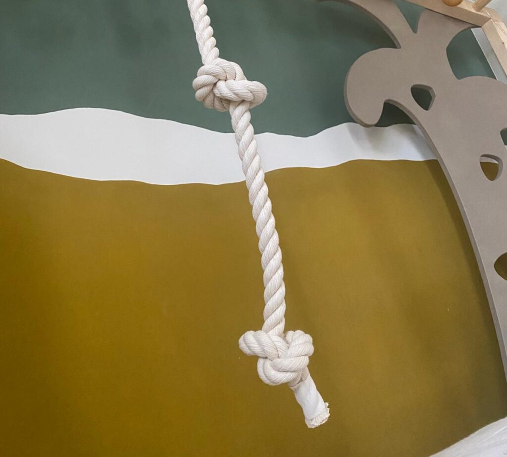 Klimtouw voor kinderen in klimbed