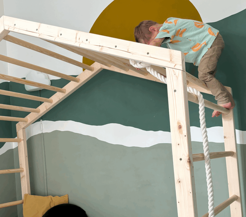 Montessori vloerbed met klimfunctie