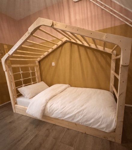 Vloerbed en klimbed in een